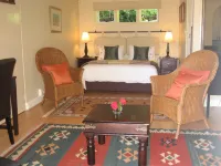 Paradiso Guesthouse & Self-Catering Cottage Hotels in Constantia