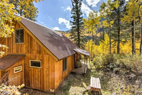 'Marble Hideaway' Cabin w/ Mountain Views + Deck! - Lemmikkieläimet sallittu