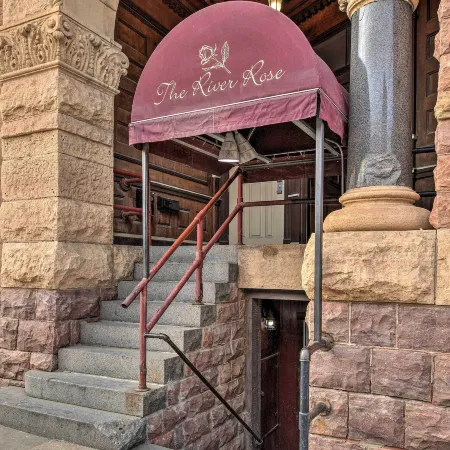 Pet-Friendly Apt Walk to Missouri River!
