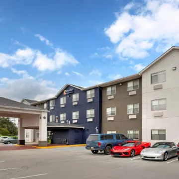 Comfort Inn & Suites North Greenfield