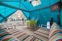 คาเมลแบ็ค ลอดจ์ แอนด์ อควาโทเปีย อินดอร์ วอเทอร์พาร์ค