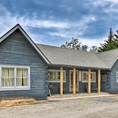 Bring a Pet: Bostic Cabin w/ Mtn Views!