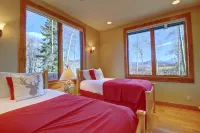 Good Elevations on Two S Drive 5 Bedroom Home by RedAwning - شرفة