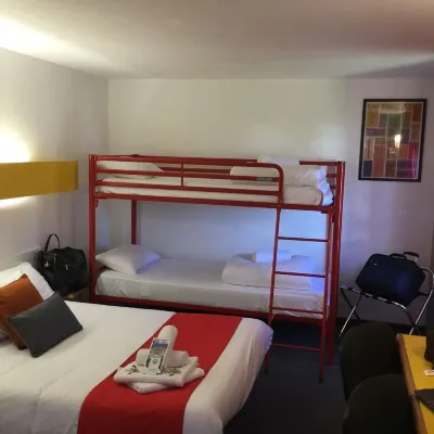 Quick Palace Poitiers Hotels near Futuroscope