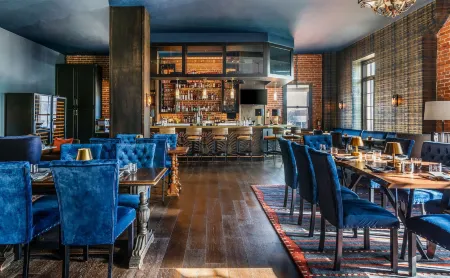 Hyatt House Sacramento/Midtown Отели рядом с достопримечательностью «McClatchy Library»