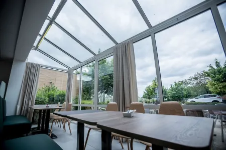 Kyriad Clermont Ferrand Sud - la Pardieu Отели в г. Лемпд