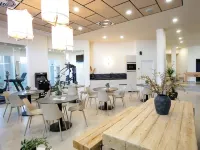 Collection View Free Spa & Padel