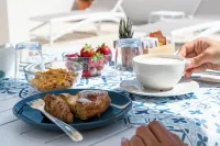 Donna Domenica Boutique Suites - breakfast