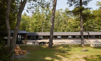 Somewhere Inn Calabogie