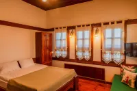 Saffronia1900 Butik Otel - parking