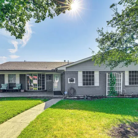 Yard + Patio: Dallas Area Home by Parks & Dining