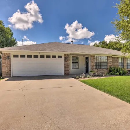 Pet-Friendly Bryan Home < 5 Mi to Texas A & M!