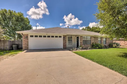 Pet-Friendly Bryan Home < 5 Mi to Texas A & M! - Country Houses