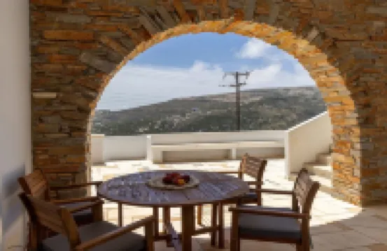 Akre, Marlas Tinos