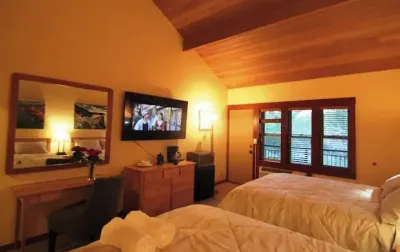 7th Mtn Resort "Hotel Suite" 2 -Queen Bds
