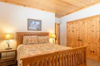 Yellowstone - Hot Tub - Family Vacation - World Class Fishing