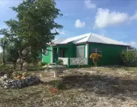 Delancy's Cottage Hotel dekat Parrot Cay