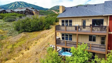 Lucky Bill by AvantStay Lake Views 15Mins to Park City Mtn.