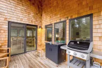 Rustic Arch Cape Getaway w Vibrant Interior Walk to the Beach Cape Wonder