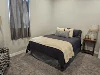 Gorgeous Modern 1500 sq ft 3 bedroom/2 bath Downtown Apartment