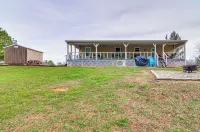 Monticello Home w/ Deck & Fire Pit < 1 Mi to Water - 3-Star