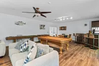 Game Room and Home Gym Oasis - Stunning Rustic Retreat Hoteles en Pinehurst