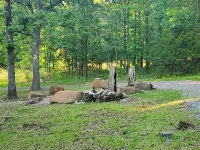 Cute little costal cabin.  One mile from Lake Tenkiller.  Private Spa/Hot Tub Hotels in Cherokee County