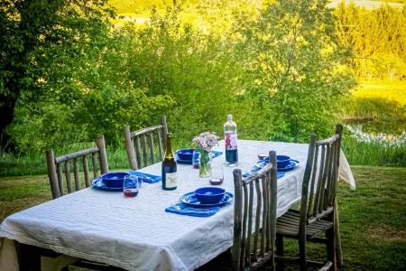 Rustic 2Br Cabin Retreat with Epic Views