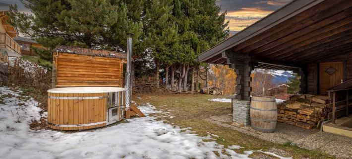 Chalet Nicolas Hotels in Riddes