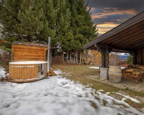 Chalet Nicolas Hotels in Riddes