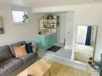 A Cozy Light-Filled Retreat in Queen Anne, Seattle