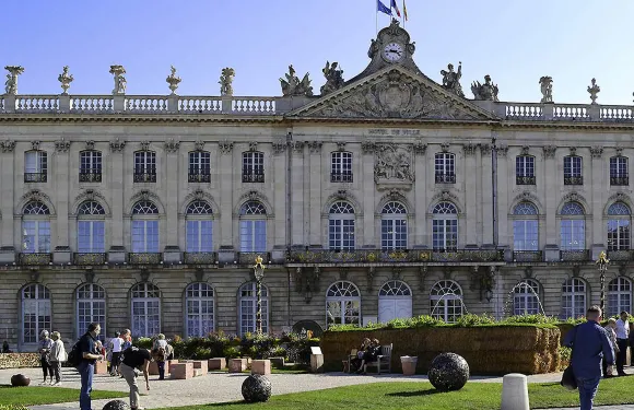 阿德吉奧阿克瑟斯南錫市中心公寓式酒店