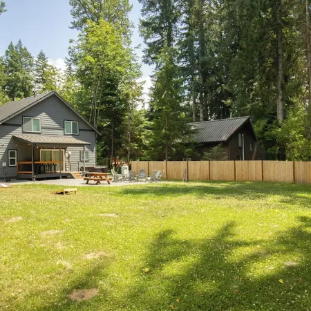 Winter is Here! Sleeps 8 - Hot Tub - Fire Pit Отели в г. Ашфорд