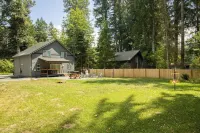 Winter is Here! Sleeps 8 - Hot Tub - Fire Pit