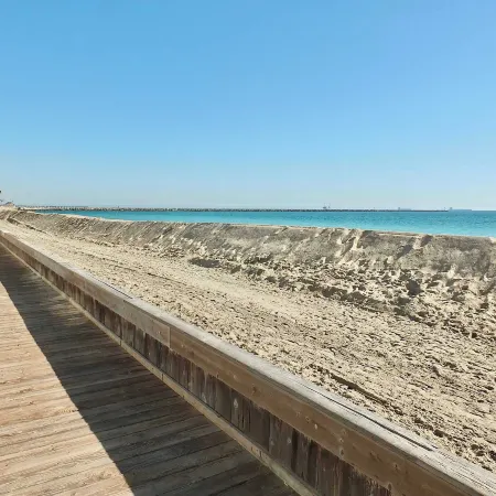 Steps to Beach & Alamitos Bay on LB Peninsula