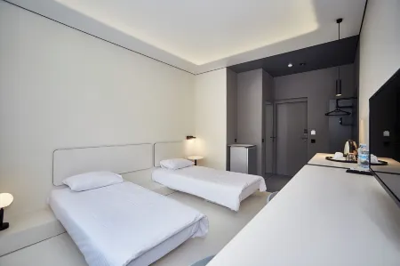 Ultramarinn Hotel Отели рядом с достопримечательностью «Храм святого апостола Луки»