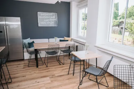 Coffee Fellows Hotel & Longstay