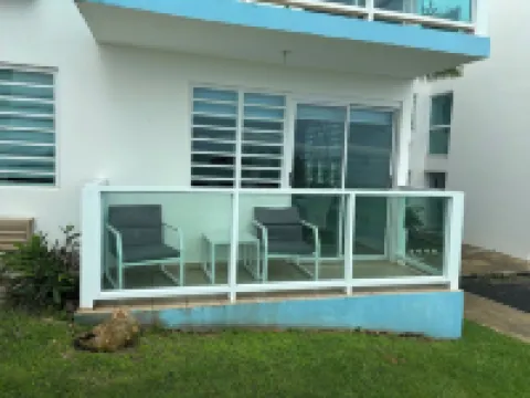 Charming 3-bedroom condo with pool and pickle ball in delightful Quebradillas Hoteles en Quebradillas
