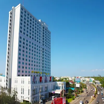 Diamond Plaza Hotel Suratthani Hotels near Central Surat Thani