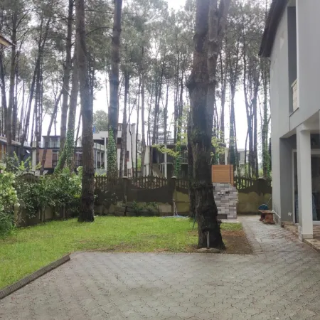 4 Bed Villa-Sleeps 8-Parking-Garden-Sea View