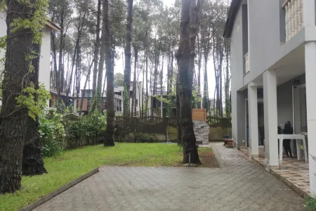 4 Bed Villa-Sleeps 8-Parking-Garden-Sea View