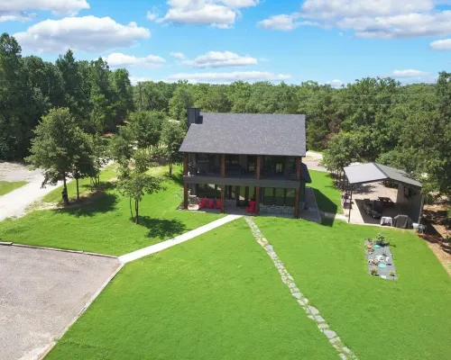 Richland Chambers Lakefront 2-story home with boat dock and pavilions. Hotel di County Freestone