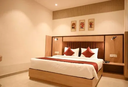 Namo Guest House Only for Indians Отели рядом с достопримечательностью «Mulgandha Kuti Vihar»