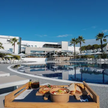Mouratoglou Hotel & Resort Hotels near Bastide du Roy Golf
