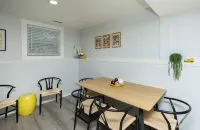 Little Italy in Dsm: 2 Bed 1 Bath Upgraded Townhome w/King Bed & Reading Nook