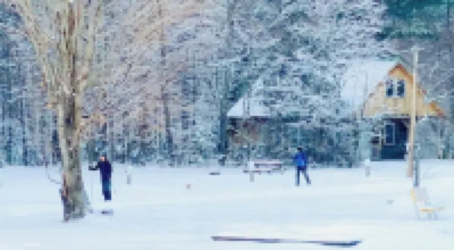 Rustic riverfront cabin- 15 minutes from the Cog Railway and Crawford Notch.