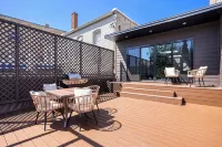 NEW Love Mi Getaway Loft with Deck on Washington Ave 110 Hotels in Grand Haven