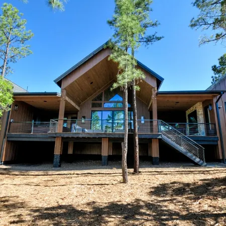 New Lux Cabin! 5500sf / GolfSim / MoviTheatr / HotTub / 4KingStes / Gym&Billiard