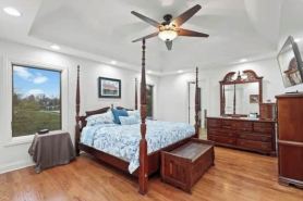 Spacious 5-bedroom Chicago suburban vacation home!