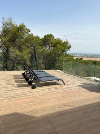 Spacious apartment with magnificent views of Lac Rose and the Mediterranean Sea Отели в г. Сан-Мигель-де-Салинас